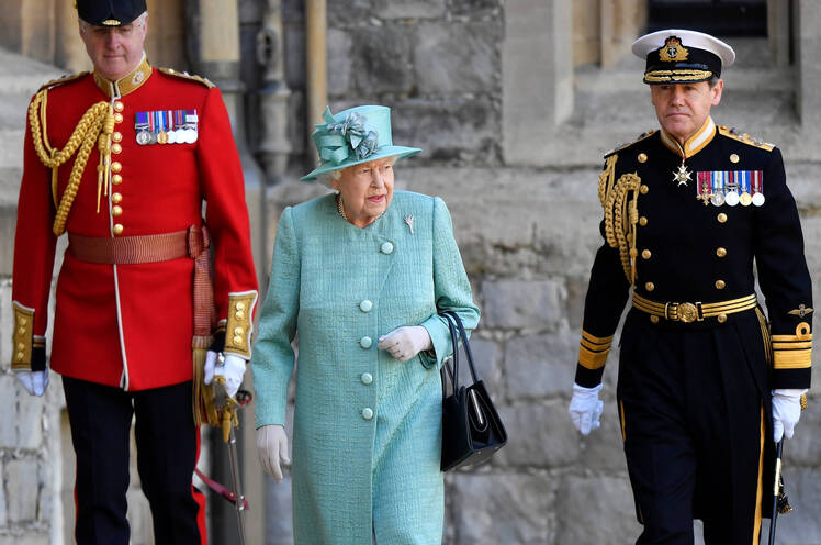trooping-the-colour-2020-queen-elizabeth-birthday