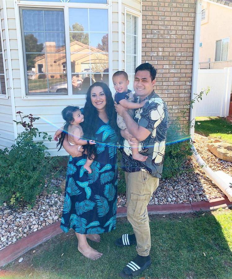 90 Day Fiance Star Kalani Faagata and Asuelu Pulaa Take Family Photo in Matching Outfits