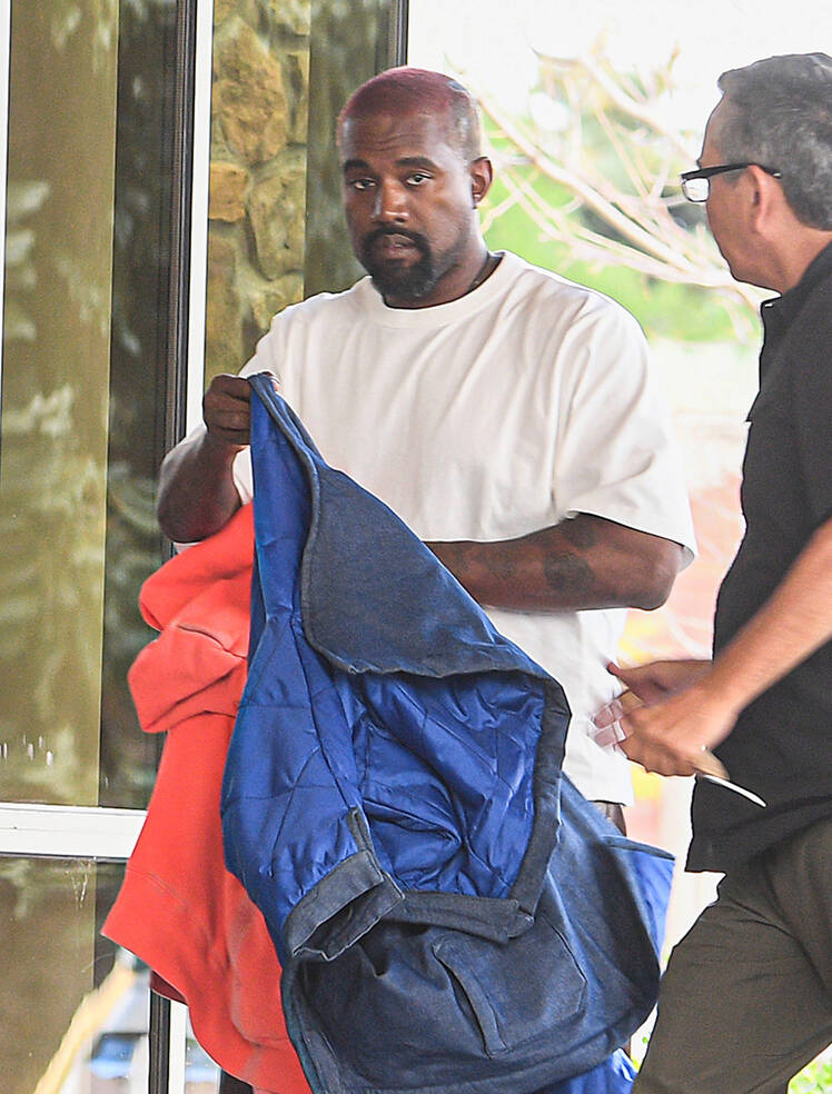 kanye west visits hospital in wyoming after apology