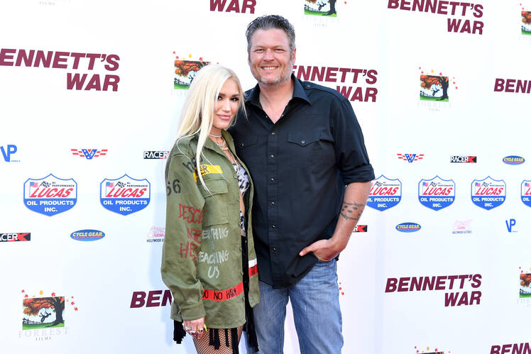 Gwen Stefani Wants Parents at Blake Shelton Wedding Amid COVID