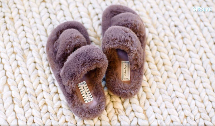Chelsea Houska Sharing Her New Products With Baby Walker Modeling