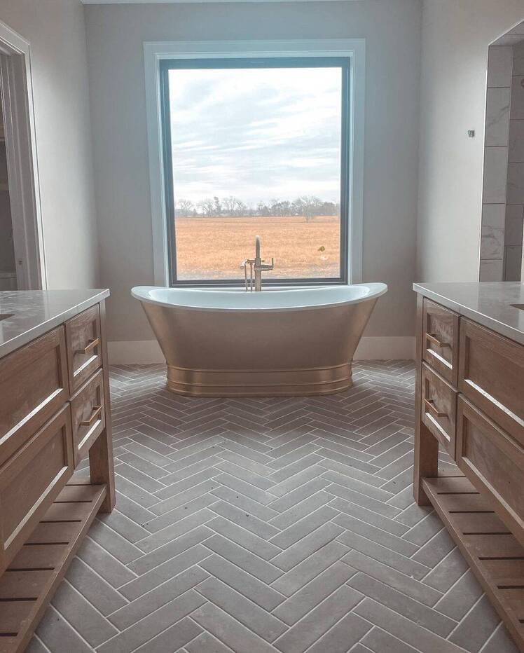 Chelsea Houska and Cole Deboer House Photos Bathtub
