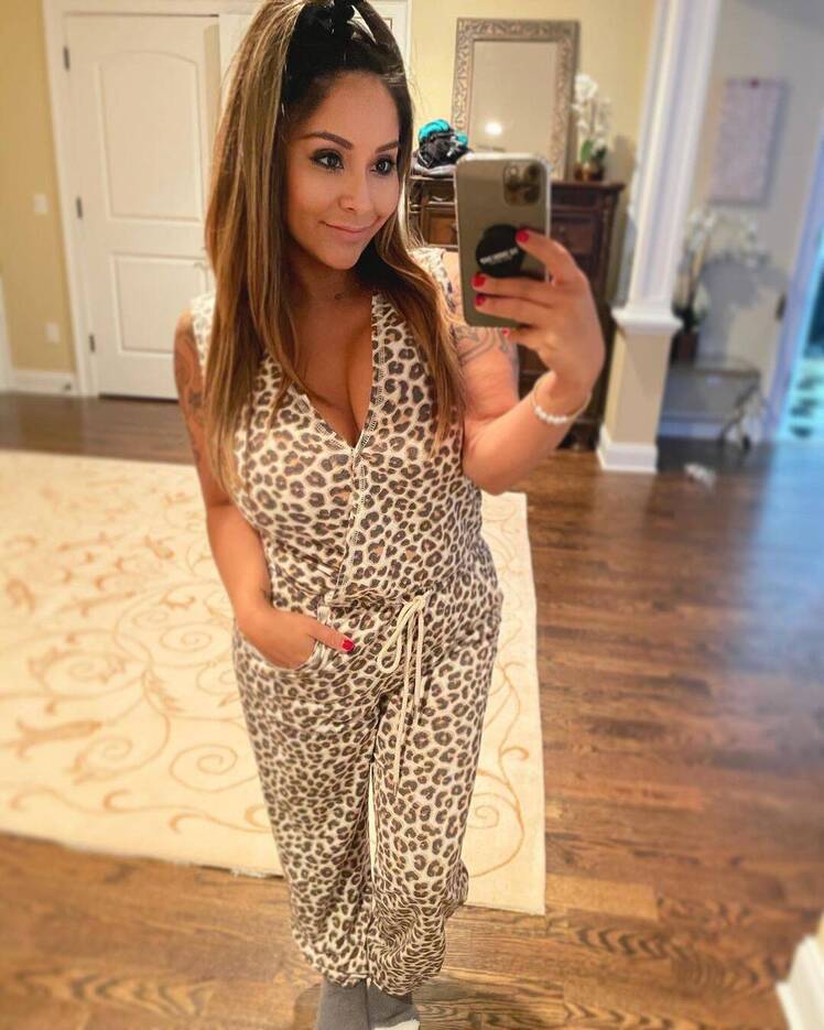 snooki shares rare photo with husband jionni