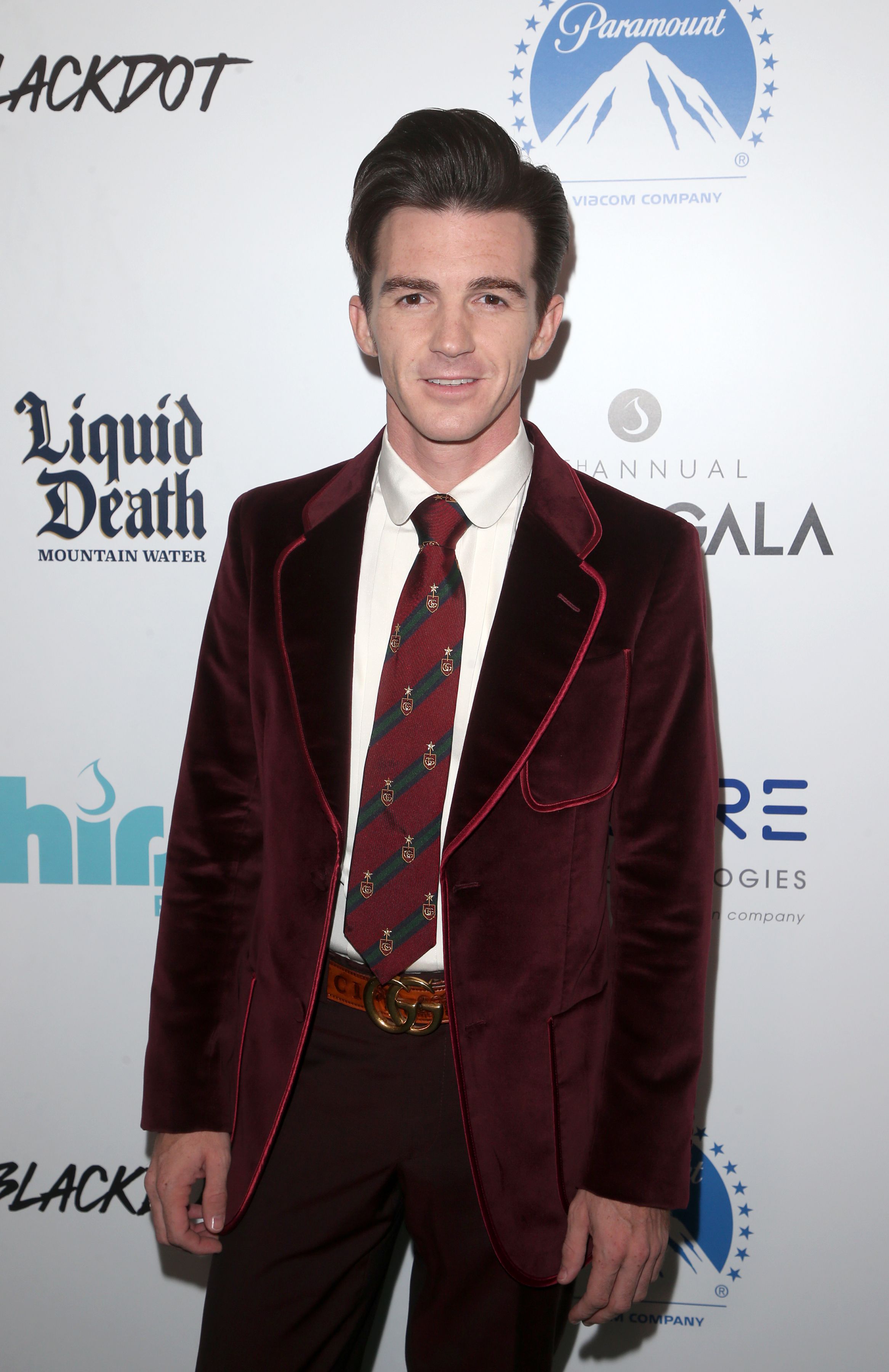 Drake Bell Net Worth How Nickelodeon Alum Makes Money In Touch Weekly