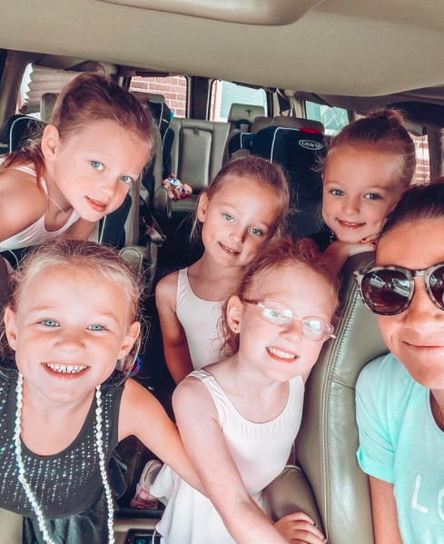 Girl Power OutDaughtered Star Danielle Busby Is the Sweetest Mom to Her 6 Kids