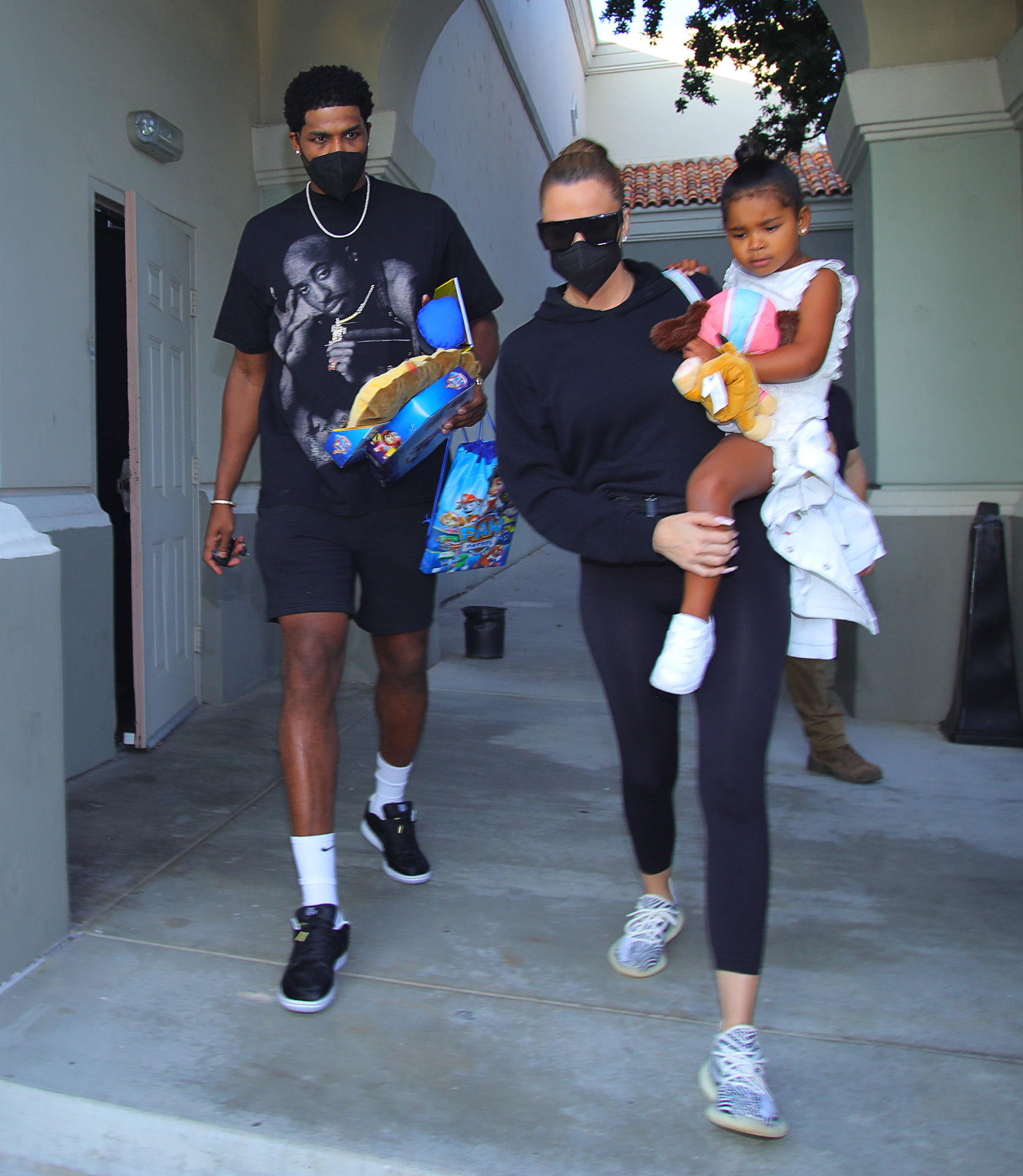 tristan-thompson-khloe-kardashian.jpg?quality=86&strip=all