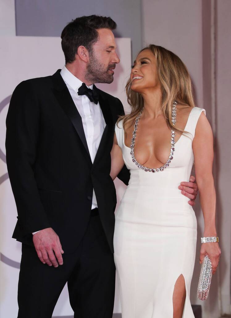 Jennifer Lopez Shout-Out to Ben Online