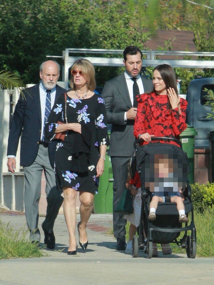 jinger duggar short dress Jinger Duggar breaks dad Jim Bob's rules as she flaunts her long legs in  very short black dress for new date photos