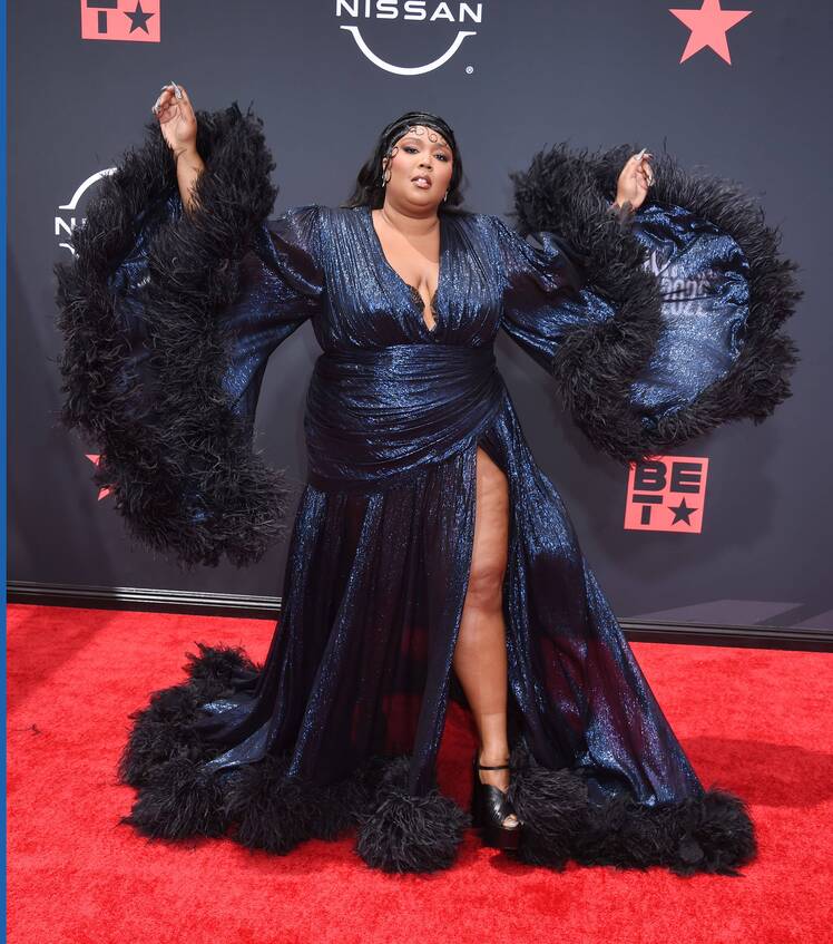 Panties in a Bunch! Lizzo Suffers from a Wardrobe Malfunction After Dancing During 'Carpool Karaoke'