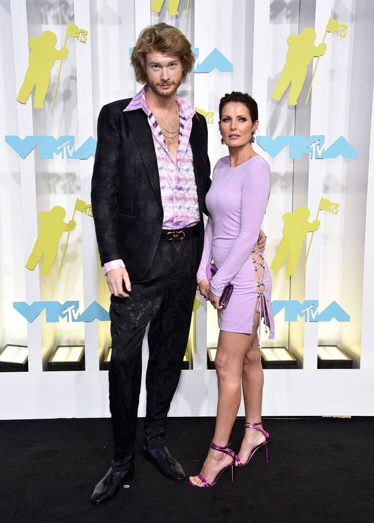 Addison Rae's Mom Sheri Easterling and Rapper Yung Gravy Share a Kiss on the MTV VMAs Red Carpet