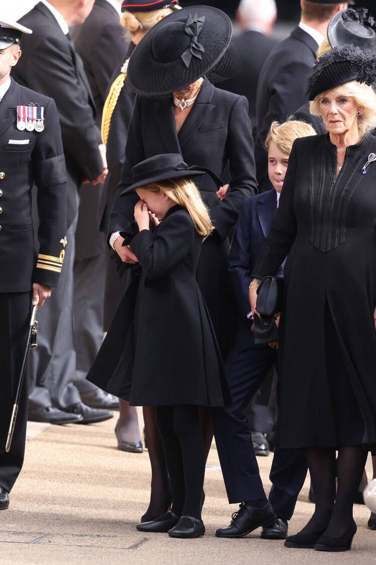 Kate Middleton Comforts Crying Princess Charlotte at Queen Elizabeth’s Funeral