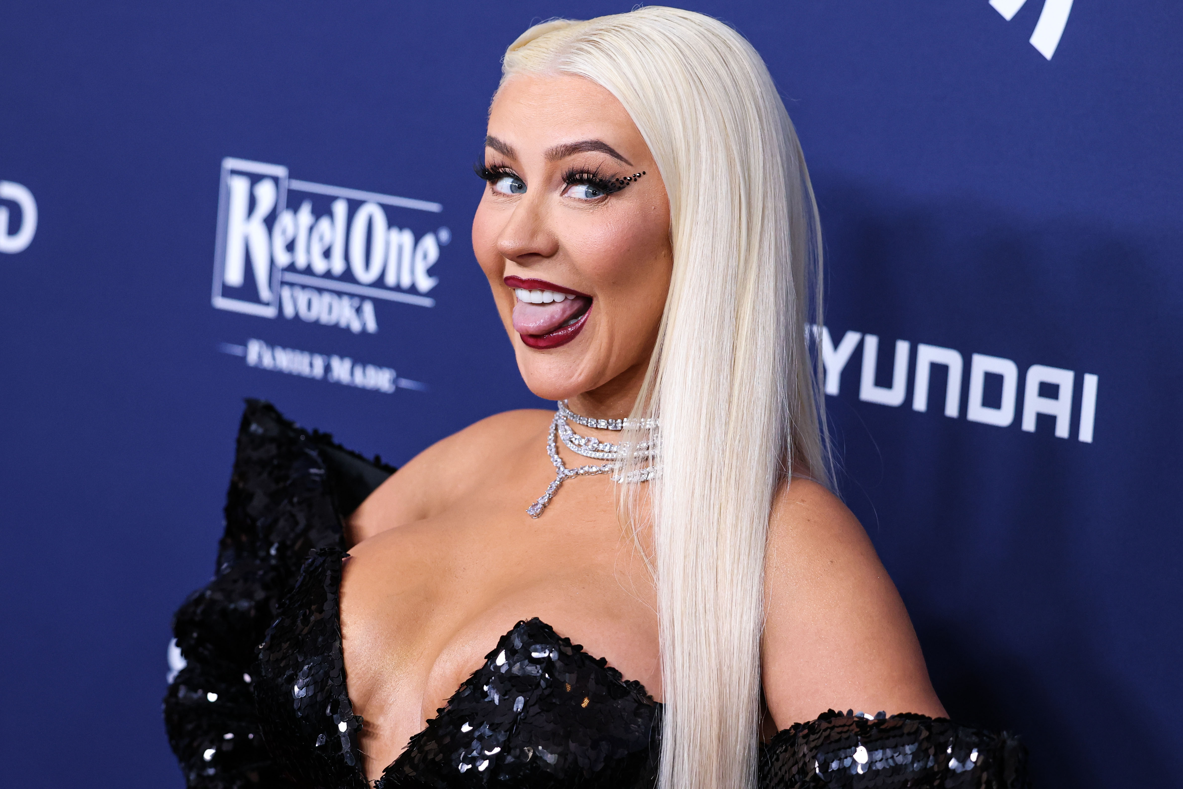 Christina Aguilera Oral Sex Advice Promotes Swallowing pic photo image