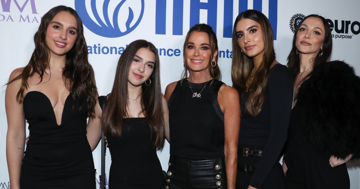 Kyle Richards Says Her Daughters ‘Felt Like Someone Died’ When Mauricio ...