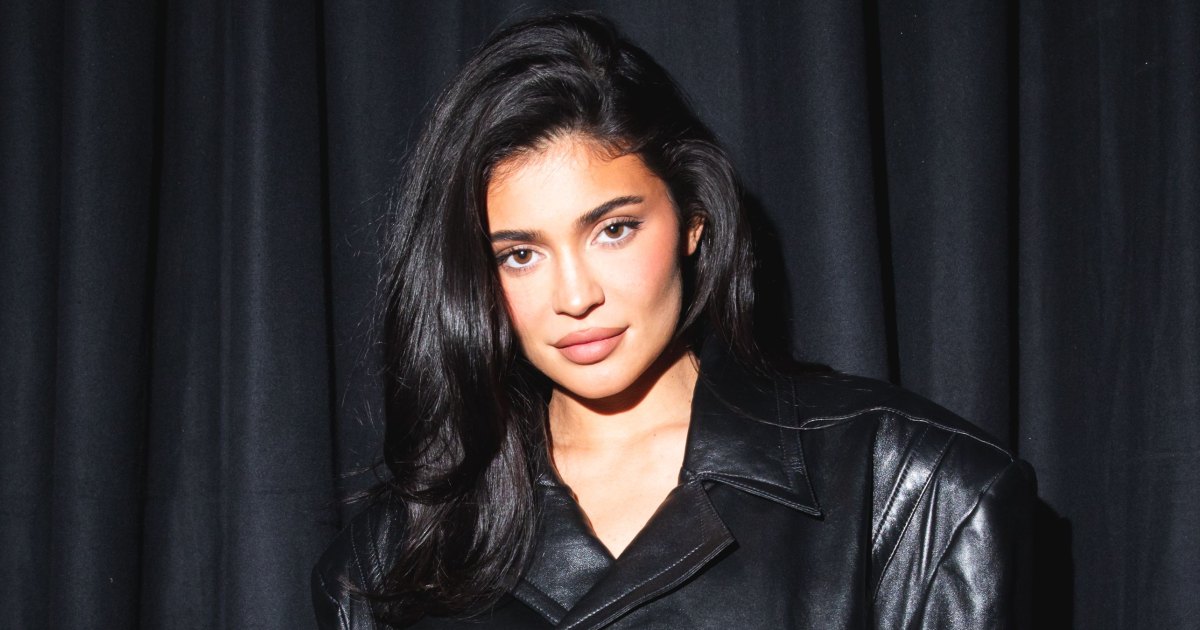 Kylie Jenner Dragged More Clothes on the Streets of New York — See Pic