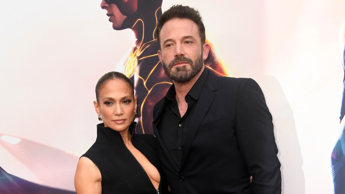 Jennifer Lopez Gives Peek at Christmas Style and Holidays with Ben Affleck