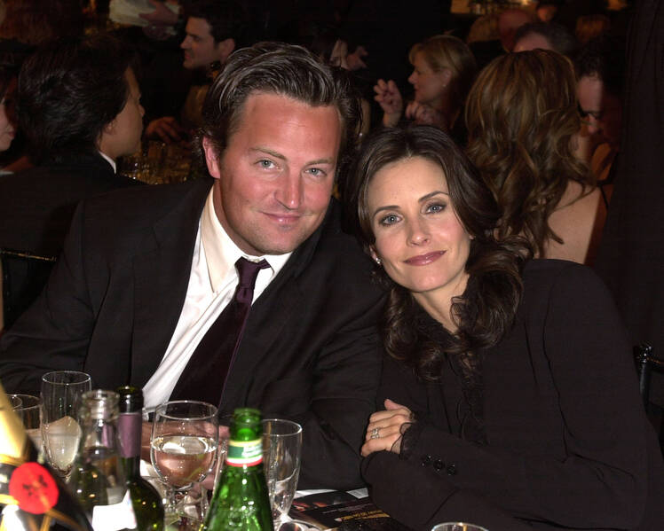 Friends' Courteney Cox Mourns Matthew Perry
