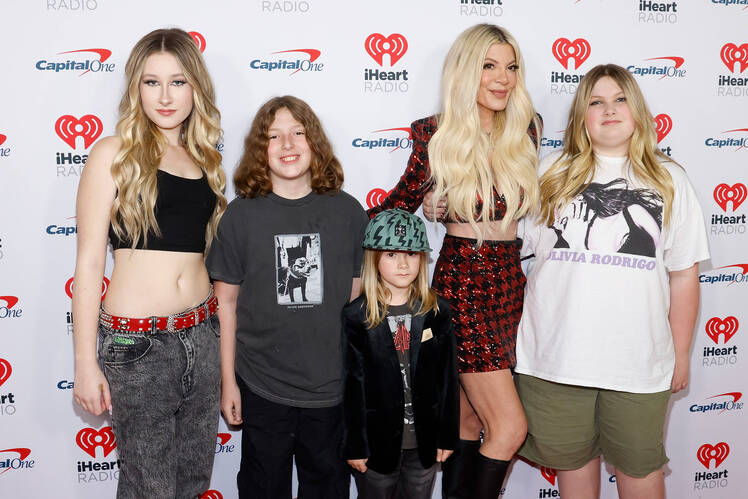 Tori Spelling and 4 Youngest Kids Attend iHeartRadio's Jingle Ball Concert Amid Dean McDermott Drama