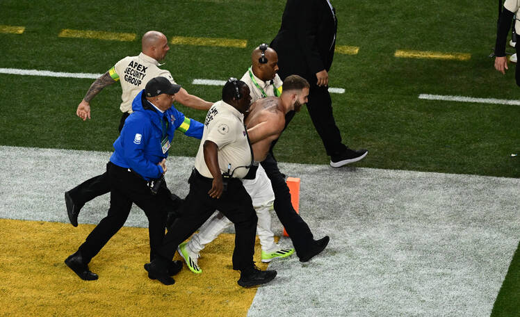 Shirtless Streakers Tackled on the Field at Super Bowl 2024