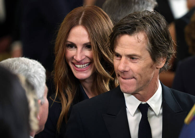 Julia Roberts and Danny Moder ‘Want to Shut the World Out’