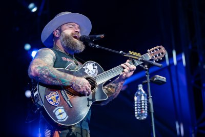 County Star Zac Brown Drags Estranged Wife Kelly Yazdi Back to Court, Demands She Return Confidential Documents