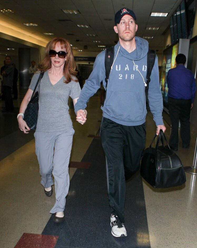 Kathy Griffin's Estranged Husband Accuses Comedian of Threatening to Call Cops on Him