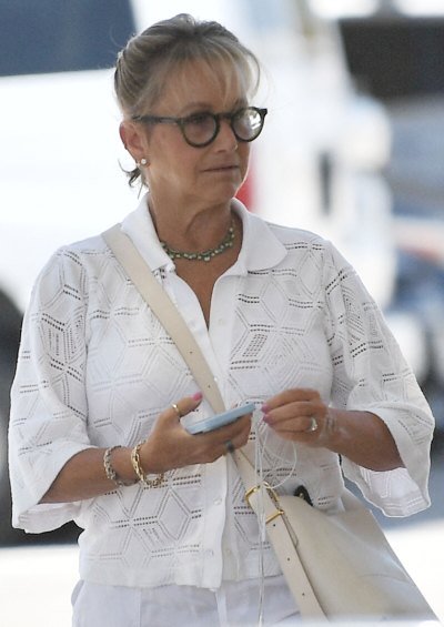 Shannen Doherty's '90210' Costar Gabrielle Carteris Looks Glum in First Spotting Since Friends' Death