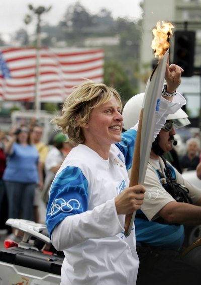 ellen-degeneres-torch-2004-olympics