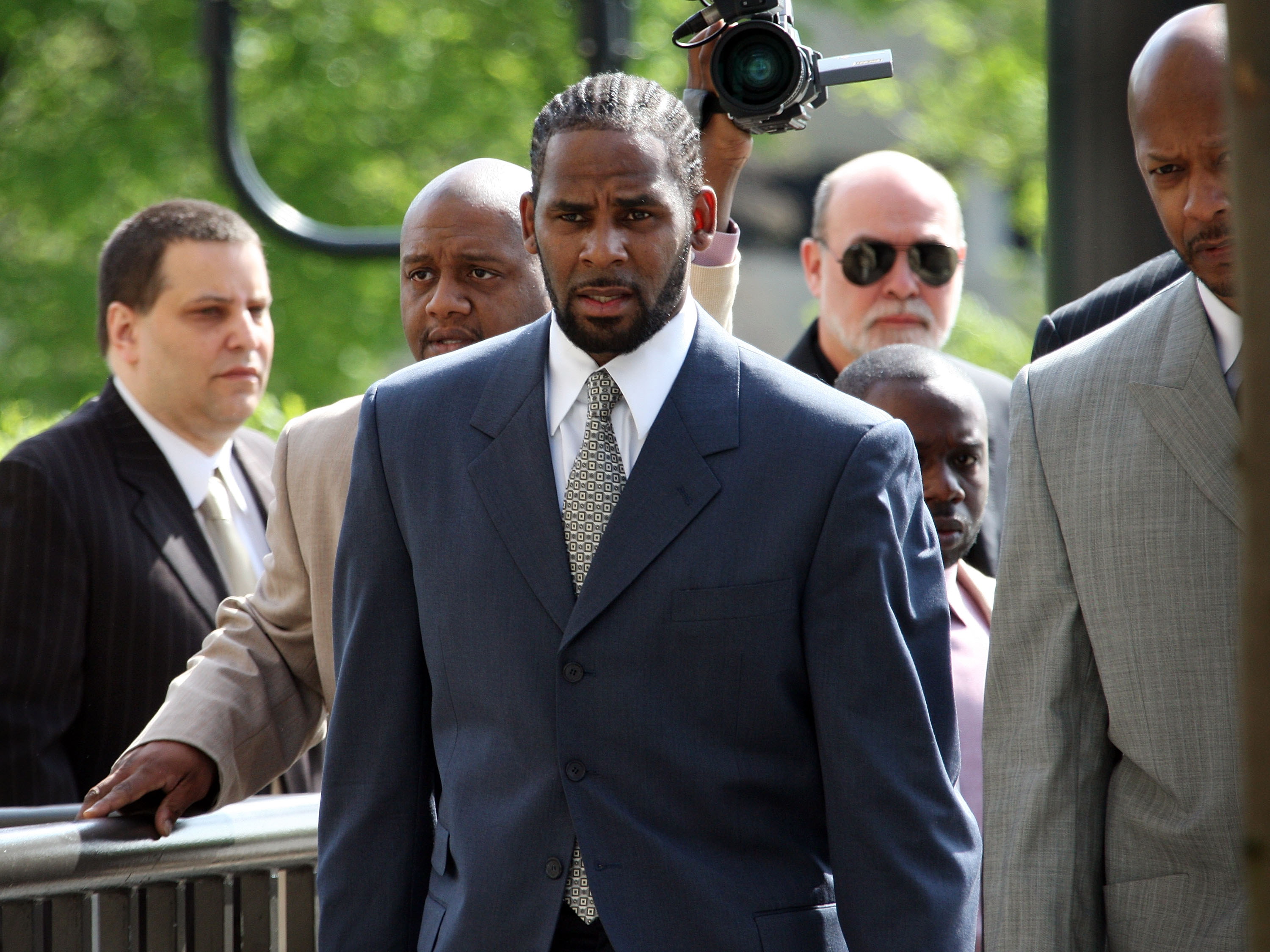 R. Kelly's prison guard denies sharing private information