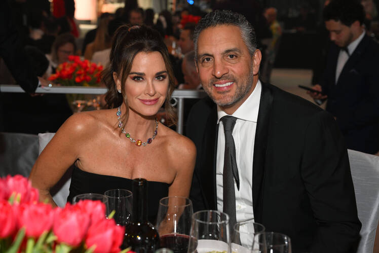 Kyle Richards’ Ex Mauricio Umansky Sued by Government Over Alleged ‘Greed’ During Pandemic