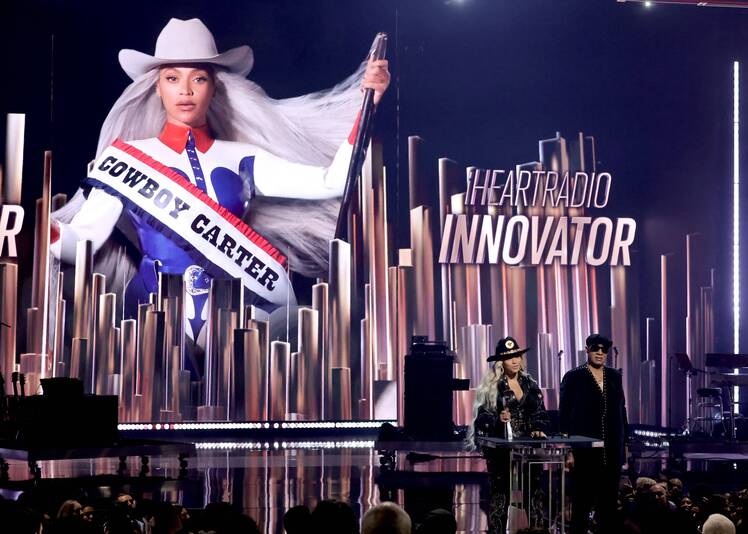Beyonce Snubbed at CMAs: ‘Feels Like a Slap in the Face’