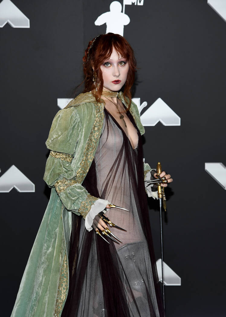Chappell Roan Tells VMAs Photographer to 'Shut Up' on the Red Carpet