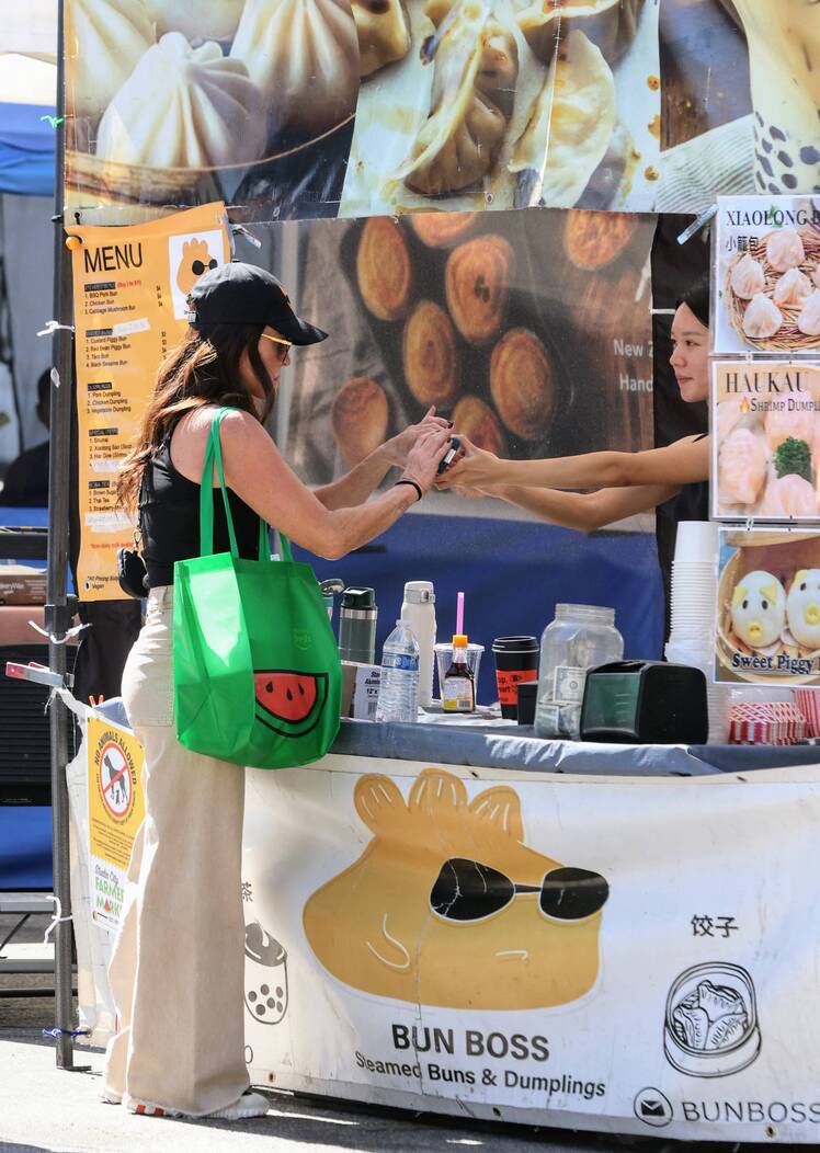 'RHOBH’ Star Kyle Richards Appears Tense in First Sighting Since Calling Cops on Sister Kim