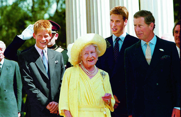 prince-harry-queen-mother.