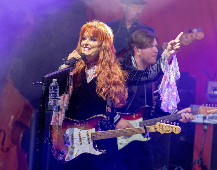 Wynonna Judd's Daughter Grace Kelley Hit With Bench Warrant