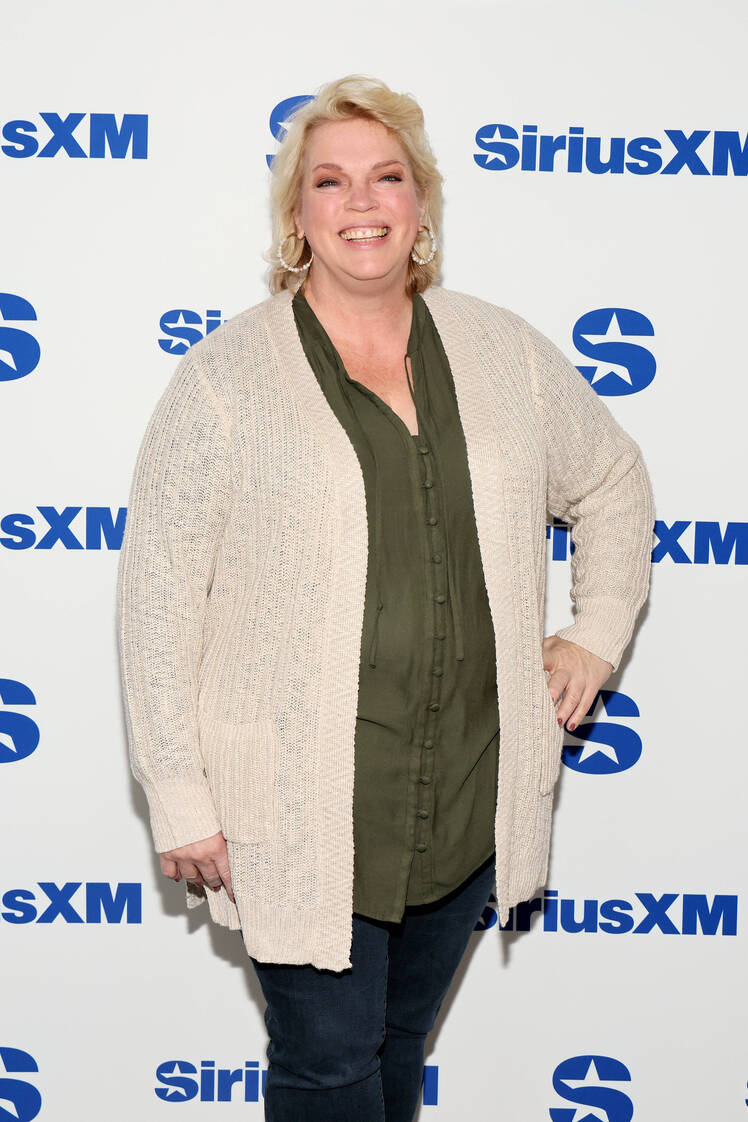Sister Wives’ Janelle Brown Weighs In on 'The Secret Lives of Mormon Wives': 'Not Traditional'