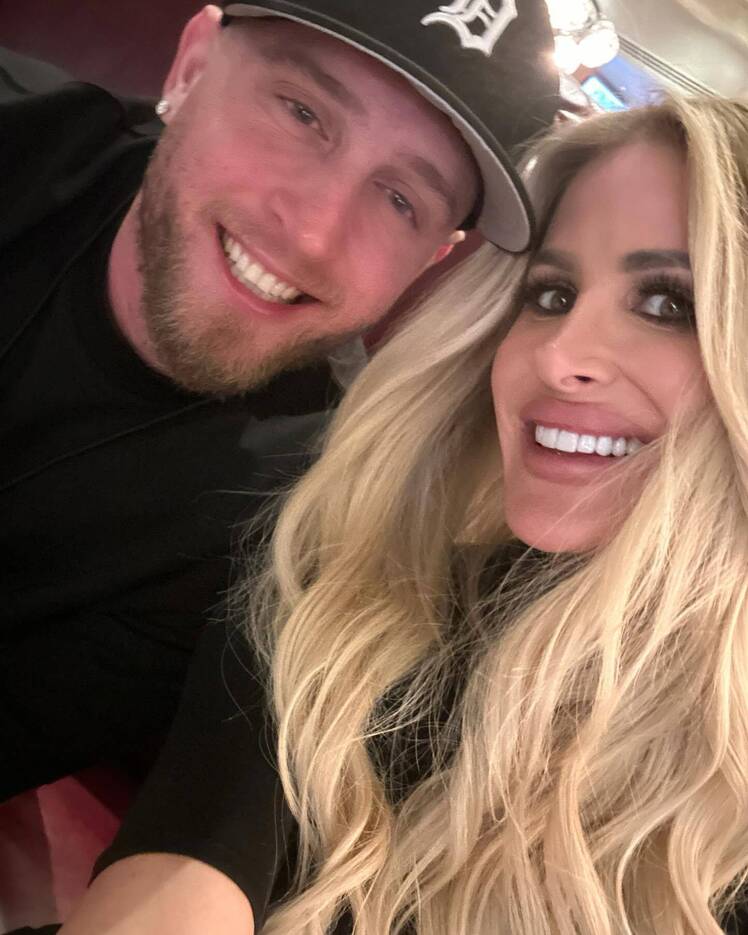 kim-zolciak-sparks-chet-hanks-dating-rumors.
