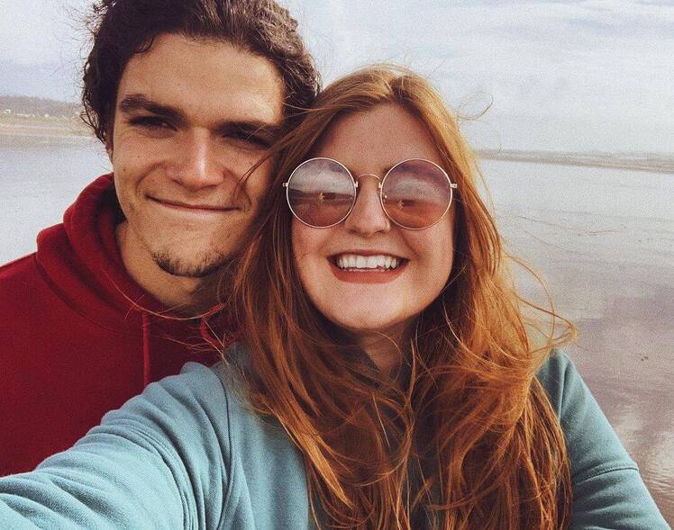 Jacob Roloff’s Wife Isabel Details Gallbladder Surgery, Recalls Asking for 'Graphic' Photos of Organ