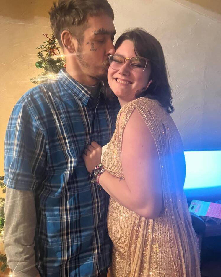 FEATURE Alaskan Bush People s Rain Brown and Husband Josiah Arrested for First Degree Burglary in Washington