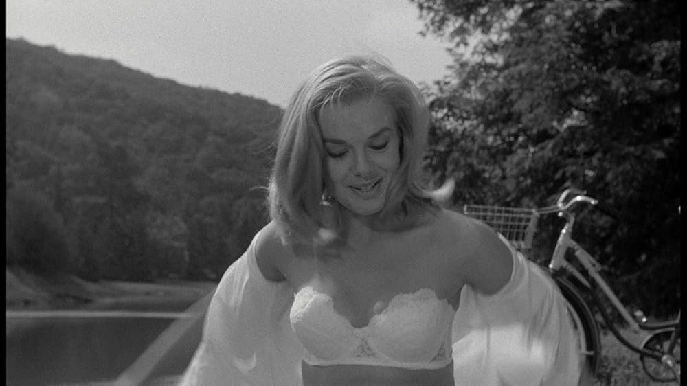 Leslie Parrish in The Manchurian Candidate (1962)
